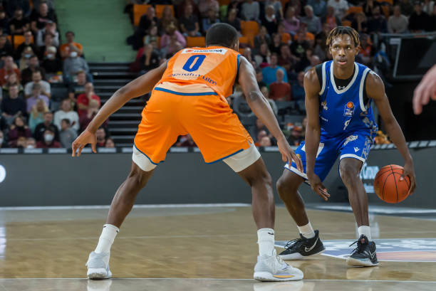 通过逼迫对 通过逼迫对